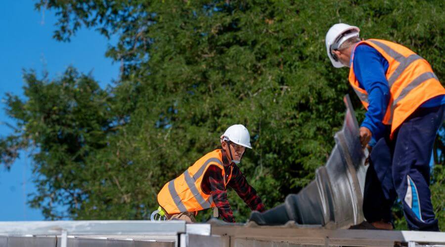 Professional gutter cleaning in Carnegie, PA